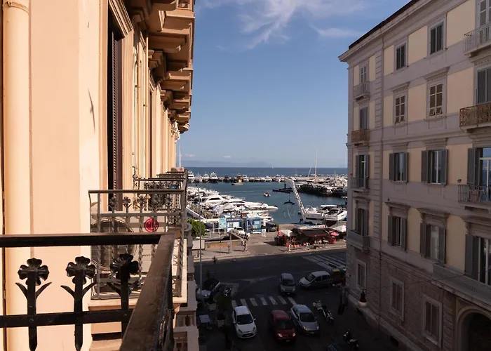 Caracciolo 13 Rooftop & Suites