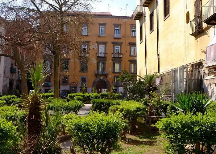 Domus Donnaregina s